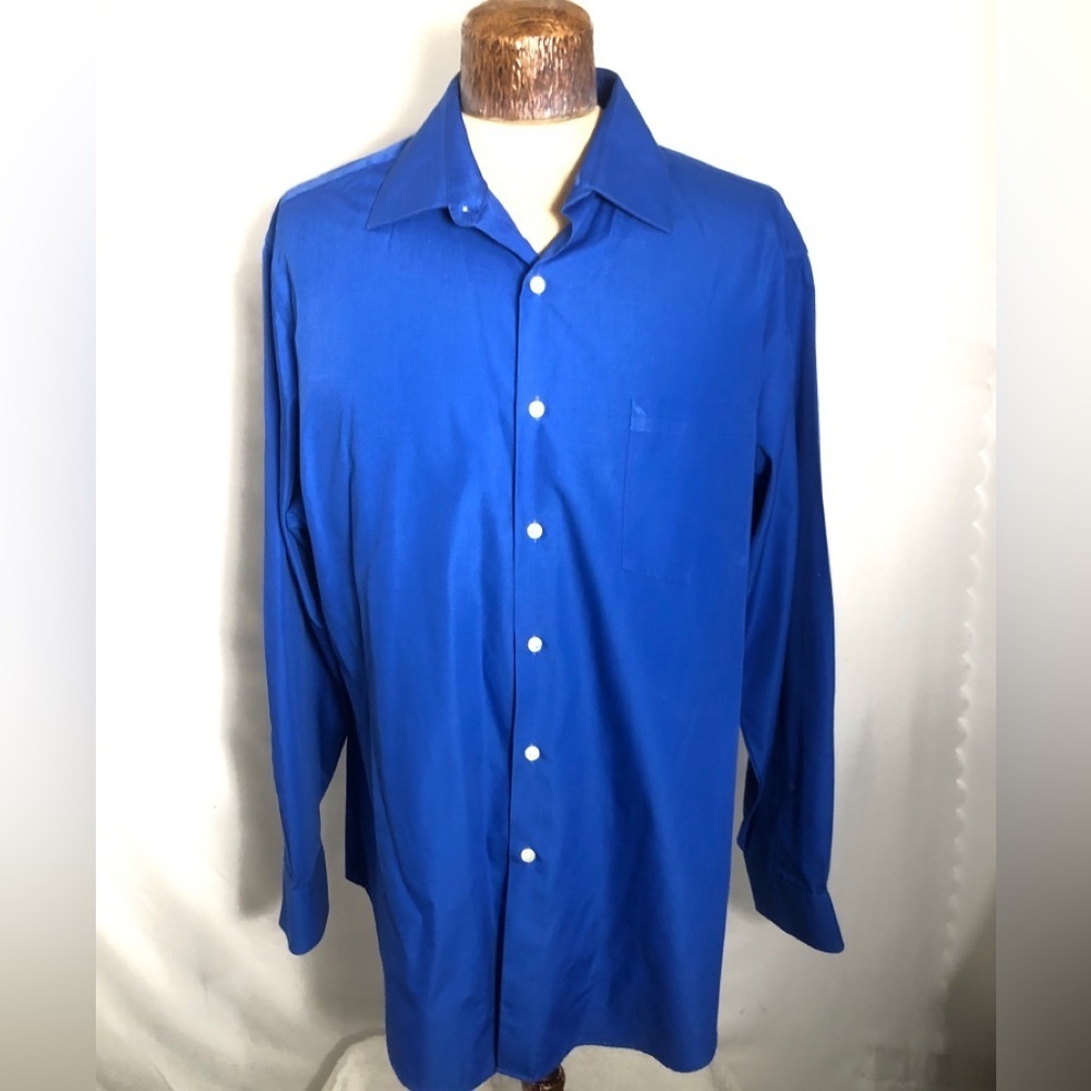 Mens Blue Shirt. Size 34/35. Van Heusen.